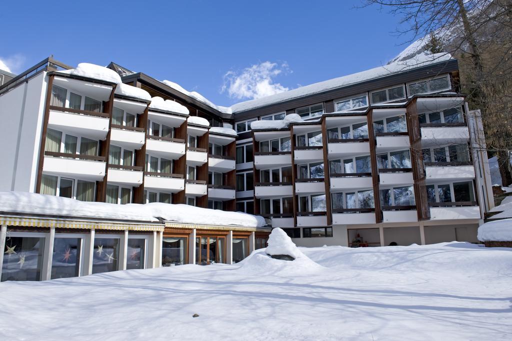 Hotel Quellenhof Leukerbad Exterior photo