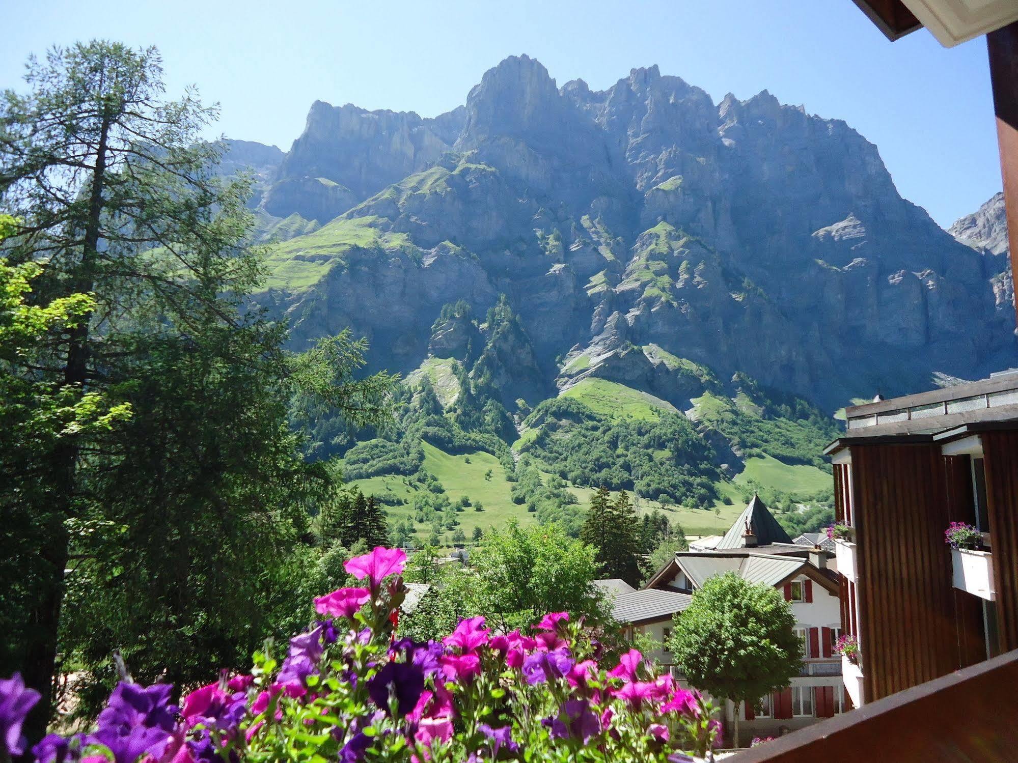 Hotel Quellenhof Leukerbad Exterior photo